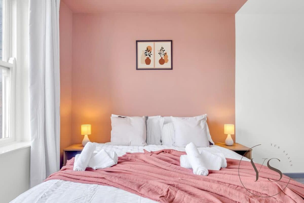 Sienna Longton Studio 2C - Wi-Fi, Alton Towers, Netflix Stoke-on-Trent Exteriér fotografie