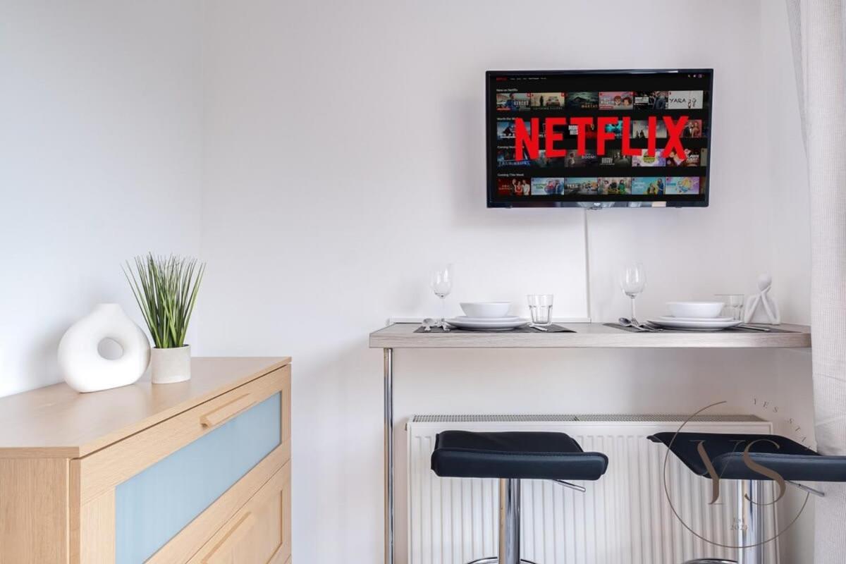 Sienna Longton Studio 2C - Wi-Fi, Alton Towers, Netflix Stoke-on-Trent Exteriér fotografie
